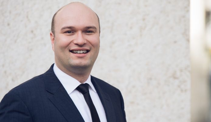 BR- und SKY-Sprechtrainer Clemens Nicol ist neuer MODERATORENWERK-Trainer 1 BR- und SKY-Sprechtrainer Clemens Nicol ist neuer MODERATORENWERK-Trainer